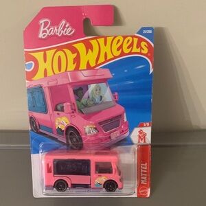 Barbie Hot Wheels Dream Camper Pink Van NEW 21/250 1/5 JJH96